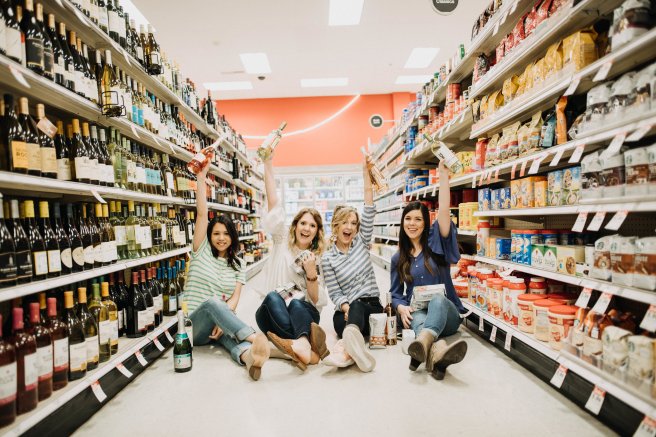 Being Mrs. Fowler, joined 4 other Savannah Mom Bloggers, to create a fun-filled Target Photoshoot, in beautiful Savannah, Georgia, with Kate Laraine Photography behind the camera, capturing the perfect Mom's Day Out