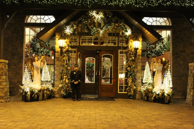 Being Mrs. Fowler, Savannah Travel Mom Blogger, Inn at Christmas Place, Gatlinburg and Pigeon Forge Vacation